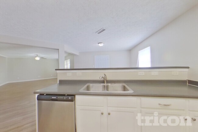1024 Tradewinds Dr