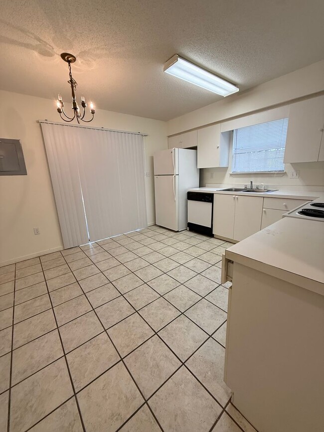 Photo - New Listing!