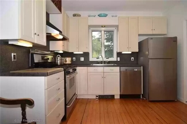 Photo - 74 Meadow Ave