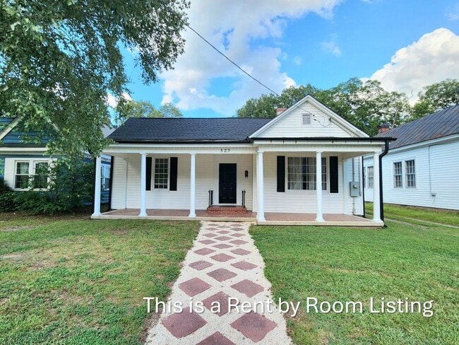 Building Photo - 523 Avent St
