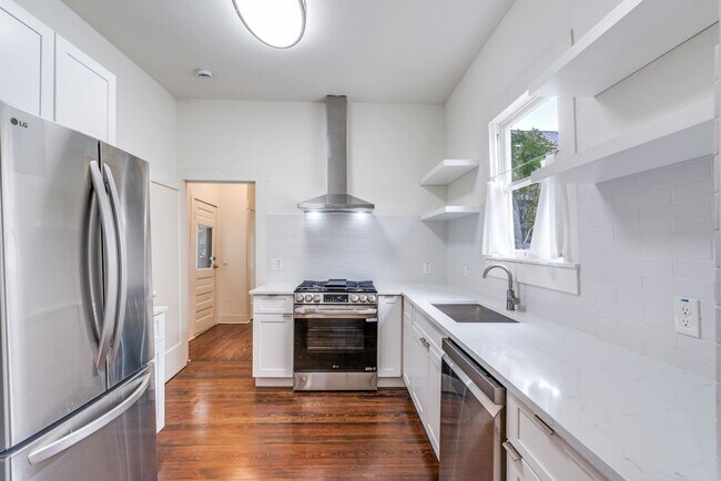 Photo - 210-M (ERL) Unit A