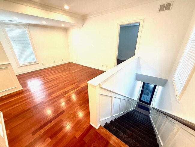 Photo - 1000 Ridge Rd