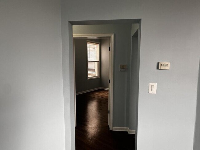 Photo - 2 bedroom in Chicago IL 60625 Unit 3R