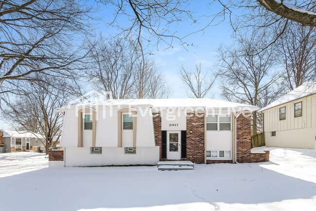 Building Photo - 20417 E 17th St N