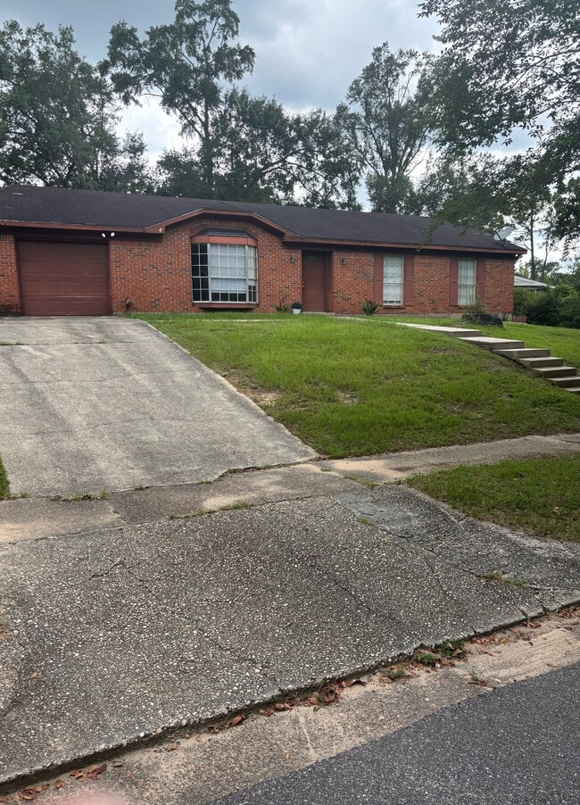 Building Photo - Loggers Cir Rental