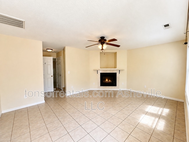 Photo - 28 Rotunda Cir
