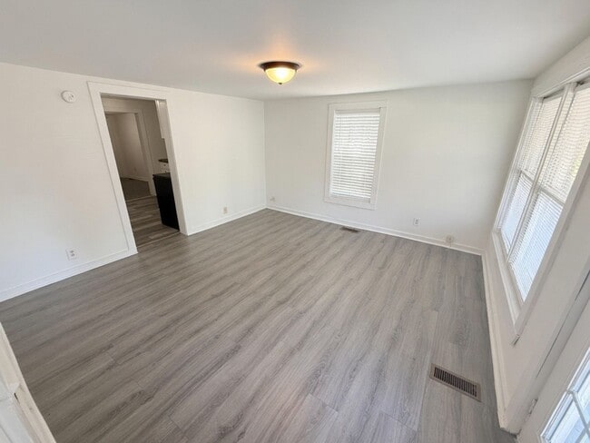 Photo - Charming, spacious 3-Bedroom Home in Central Columbia