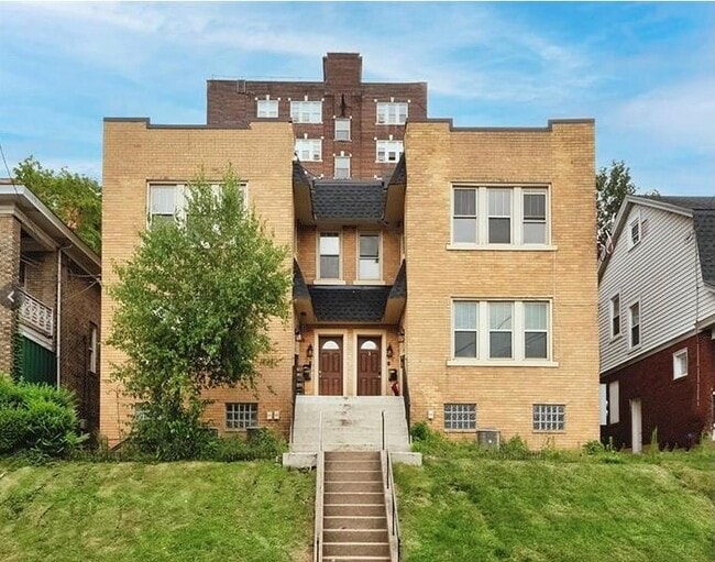 Building Photo - 105 Shady Dr W Rental