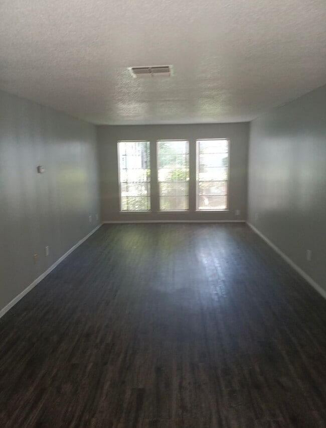 Building Photo - 2423 E 55th Pl Unit 2423 E. 55th Pl.  41 Rental