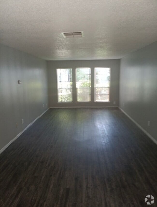 Building Photo - 2423 E 55th Pl Unit 2423 E. 55th Pl.  41 Rental