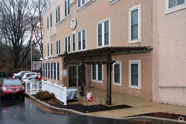 Photo - Whistlestop View Apartments