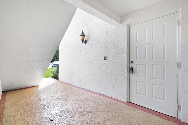 Photo - 1605 SW Silver Pine Way Unit 110-C1