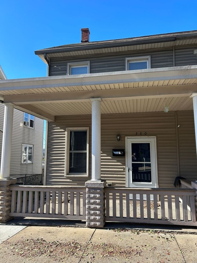 Building Photo - 4-bedroom duplex in south Steelton