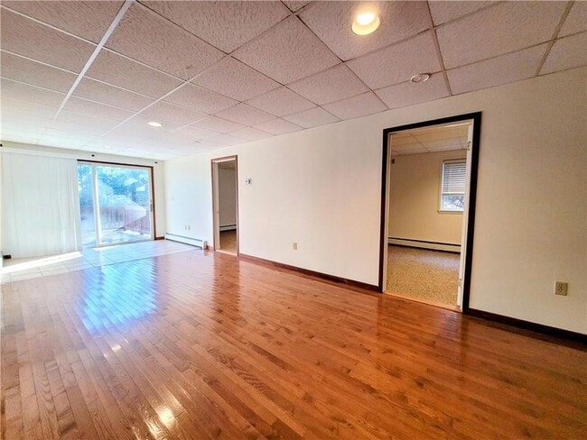 Photo - 196 Angell Rd Unidad 1