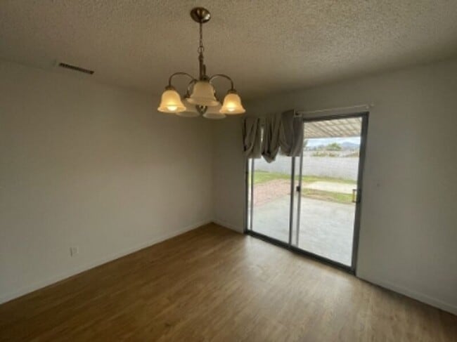 Photo - 1349 Taft St