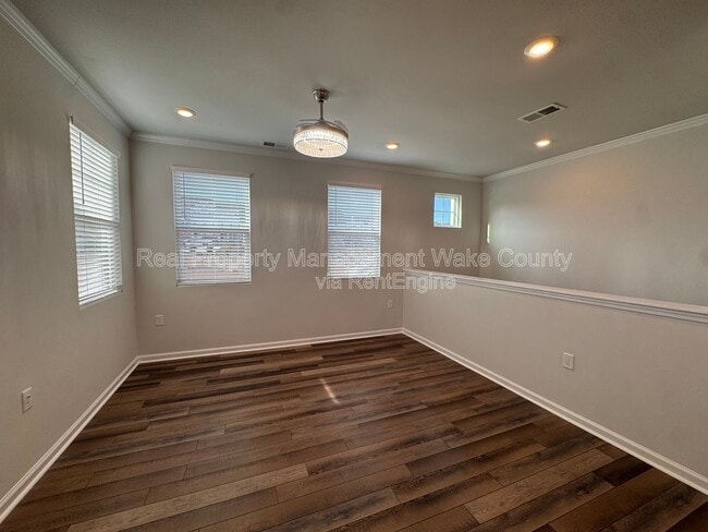 Photo - 410 Odham Ln