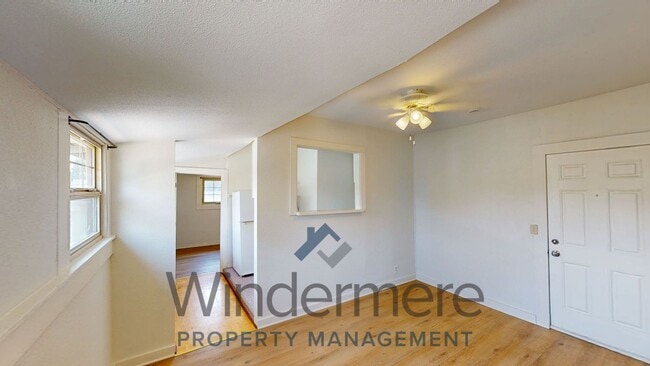 Photo - 114 N Touchet St Unit #4