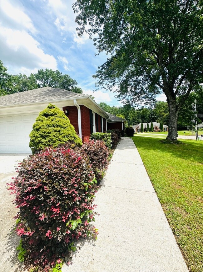Photo - 101 Foxwatch Cir