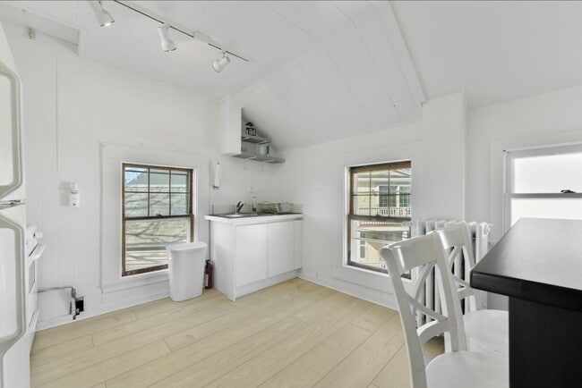 Photo - 23 Tafts Ave Unidad 2