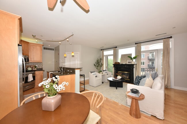 Photo - 1515 N Van Buren St