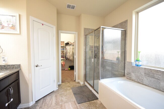 Photo - 4 bed 3 bath house in Prestwyck