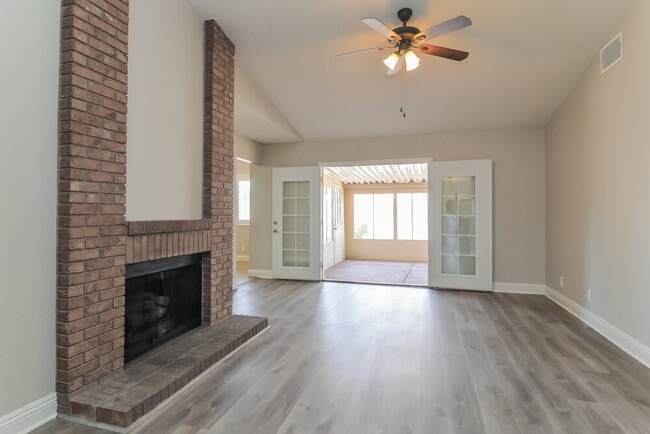 Photo - 1842 Adonis Ave