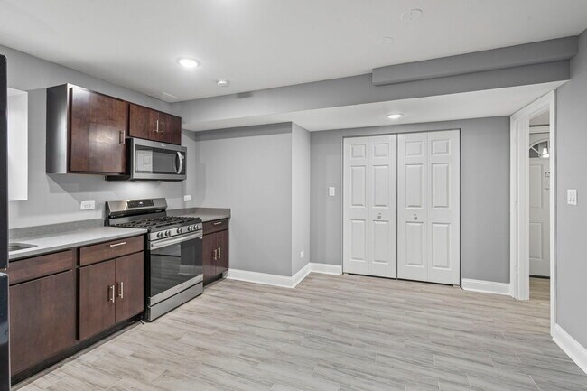 Photo - 1841 S Kedzie Ave