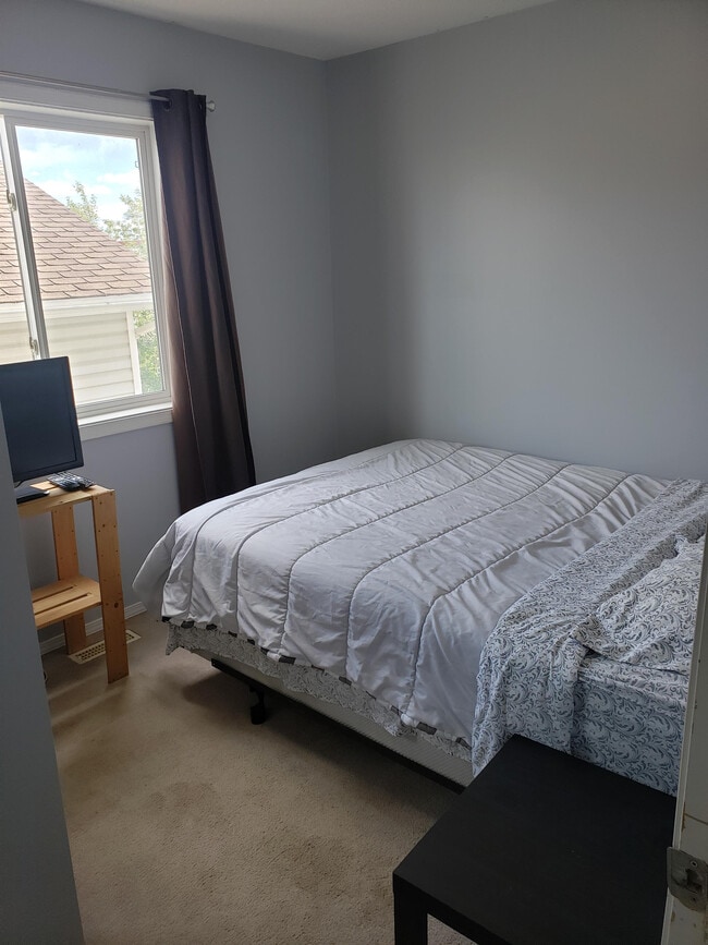 Photo - 10641-73ave 73 Ave