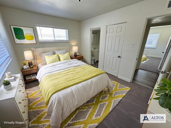 Photo - Spacious 4 bedroom 2 bath house with large backyard!