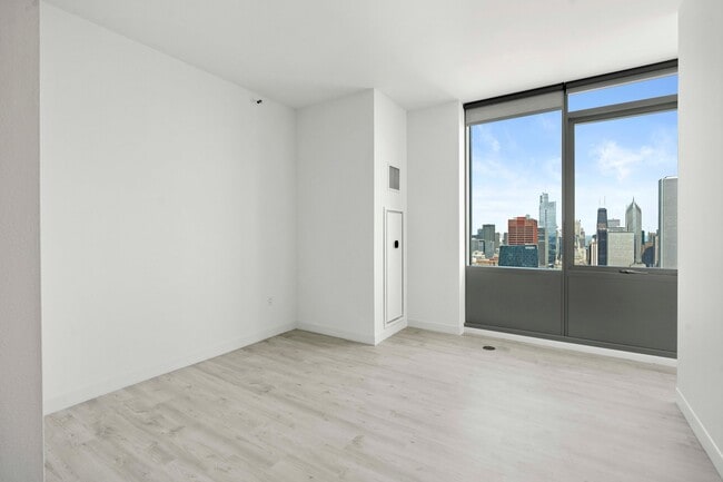 811 S Michigan Ave