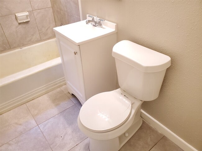 Photo - 5318 Doulton Dr