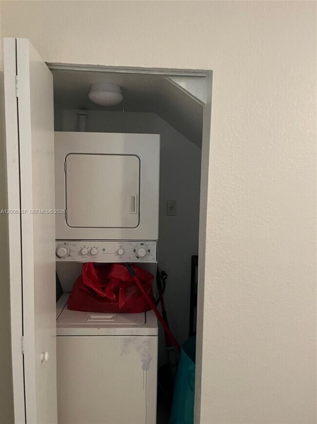 Photo - 403 NW 84th St