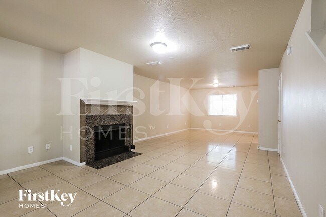 Photo - 19931 Arrowsmith Dr