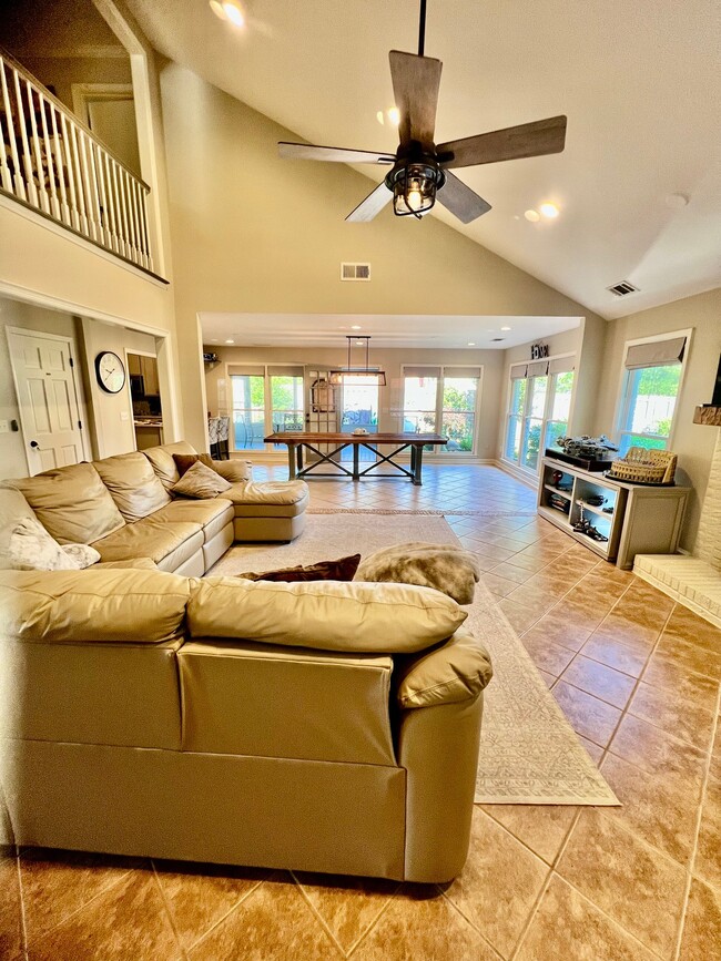 Photo - 205 Kinderhill Ct