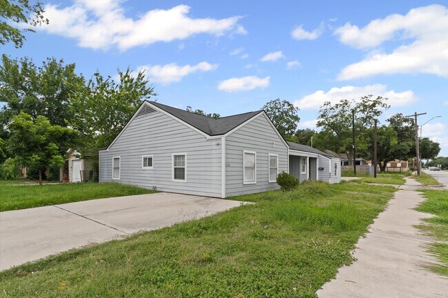 3216 Avenue I