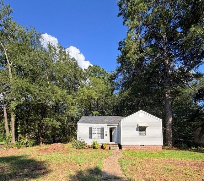 Building Photo - 3704 Hines Ave