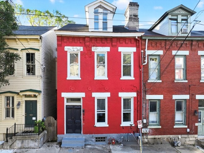 Photo - 517 Armandale St