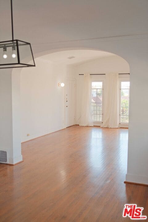 Photo - 466 1/2 N Gardner St