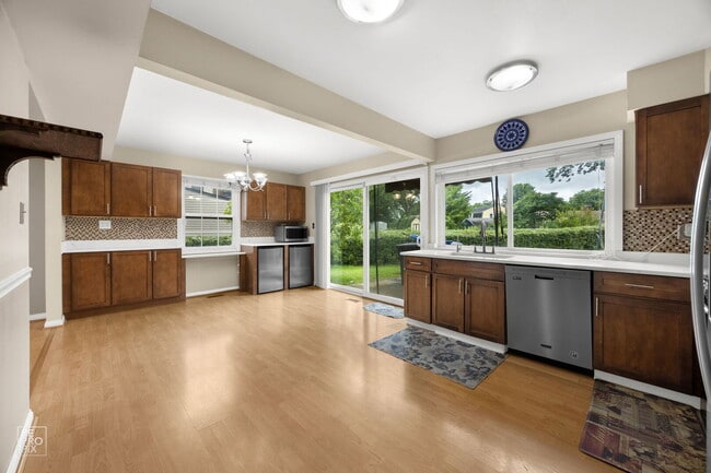 Photo - 120 Tamworth Pl