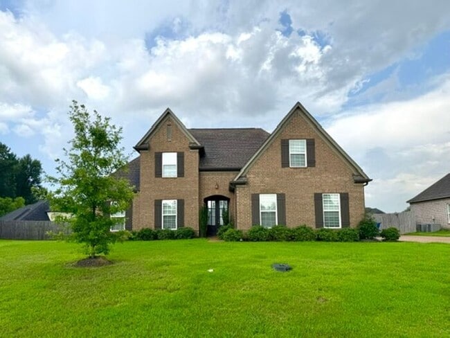 Building Photo - Olive Branch 4 Bedroom 3 Bath Home Available Now!