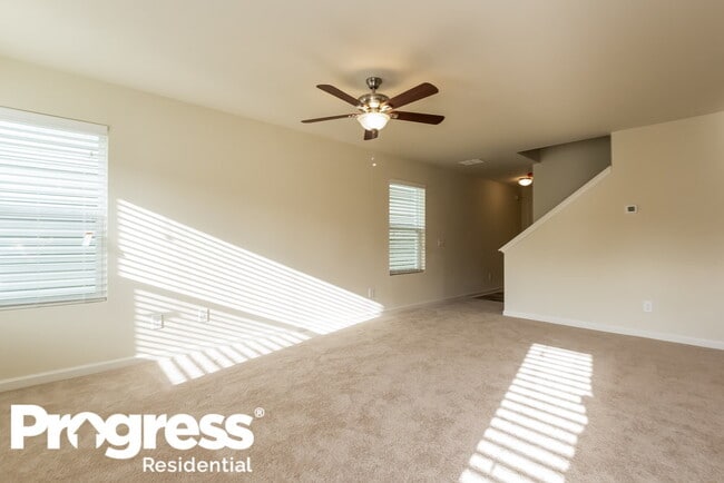 Photo - 16 Everett Cir SE