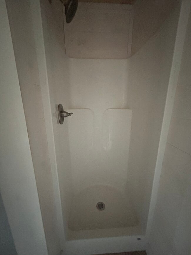 Photo - 2915 Oakview Rd