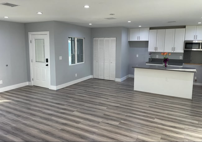 8148 Garden Grove Ave