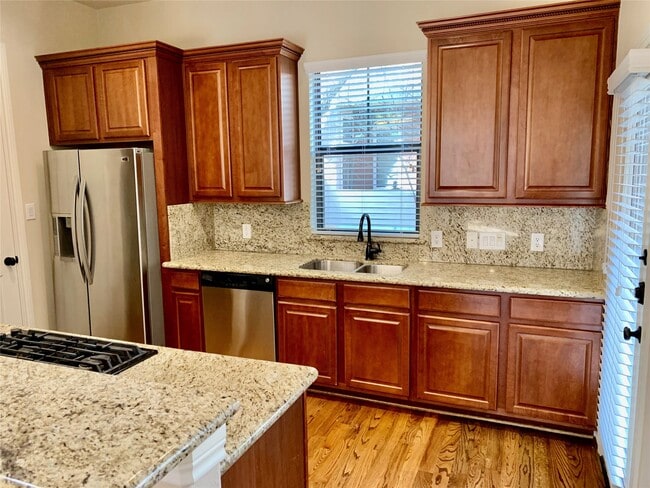 Photo - 119 W 10th St