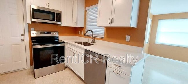Photo - 2028 Douglas Ave
