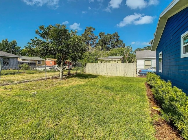 Photo - 115 W Redding St