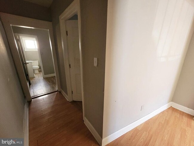 Photo - 1833 W Rockland St