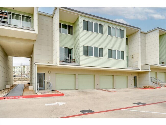 604 N Bluff Dr Unit 205