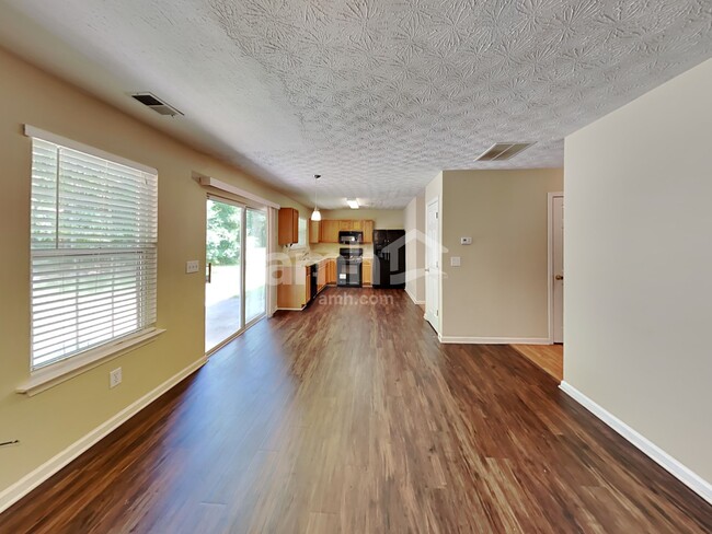 Photo - 1626 Sparrow Wood Ln SW