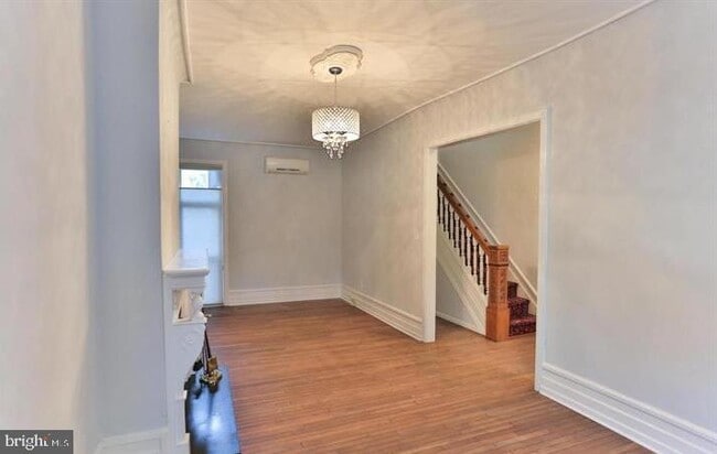 Photo - 855 N 24th St